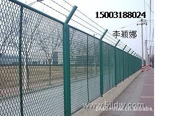 安平縣兆鑫網欄廠 專業制造雙邊絲、三折彎與小區護欄網，品質與服務的雙重保障